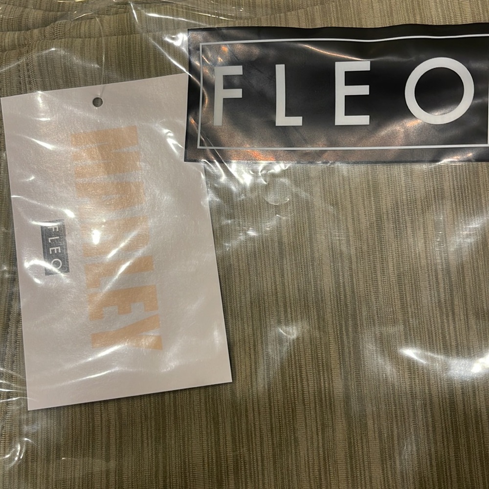 Brand New With Tags FLEO Marley Sage Pocket Joggers Large - Picture 2 of 9